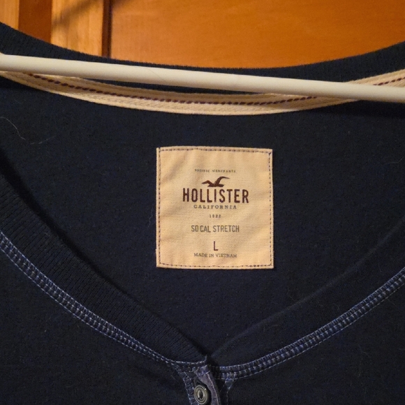 Hollister Women's Navy Long Sleeve Top - Picture 2 of 3